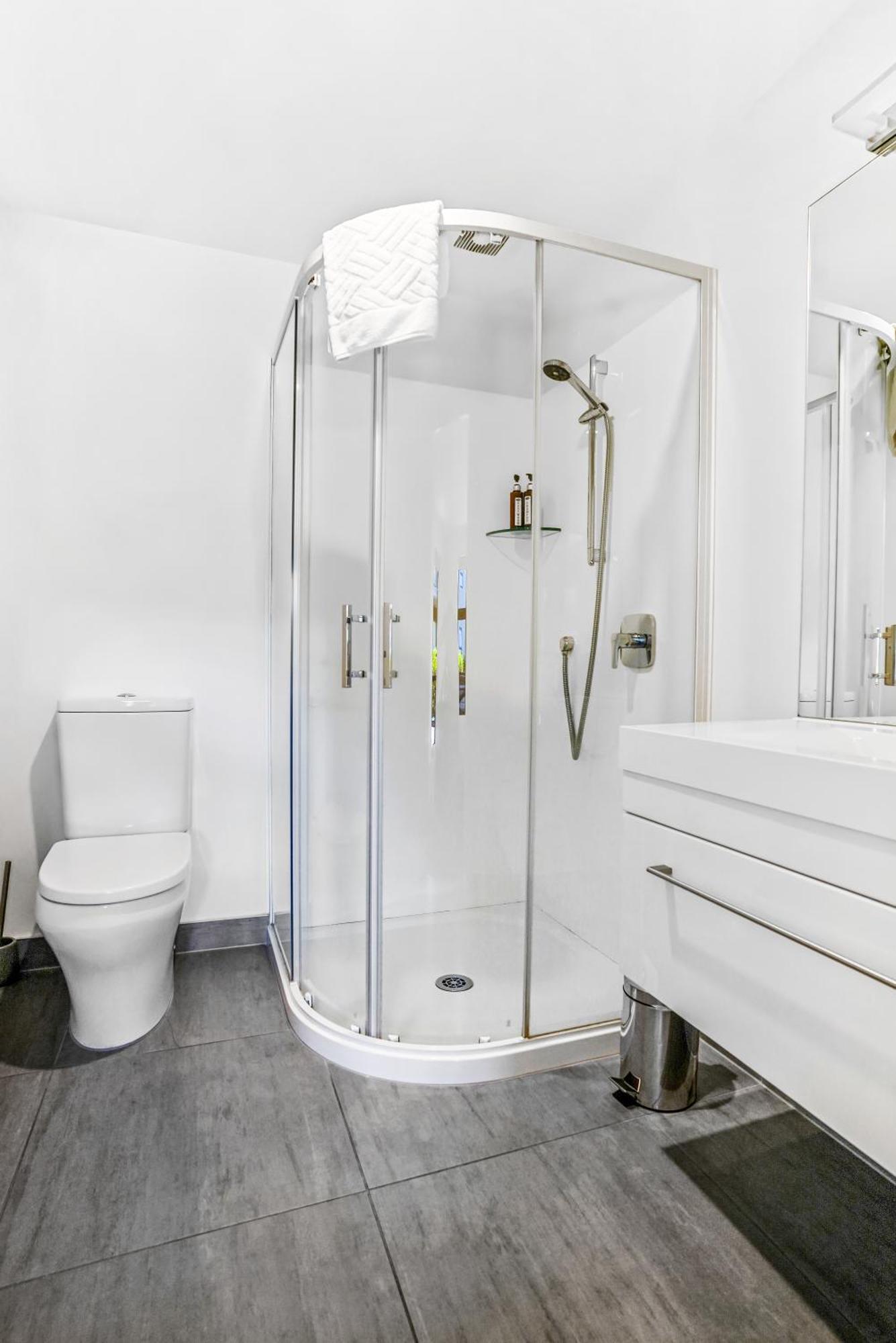 קרומוול Central Park Apartments מראה חיצוני תמונה